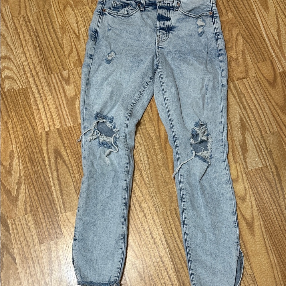 Old Navy Light Blue Distressed Skinny Jeans